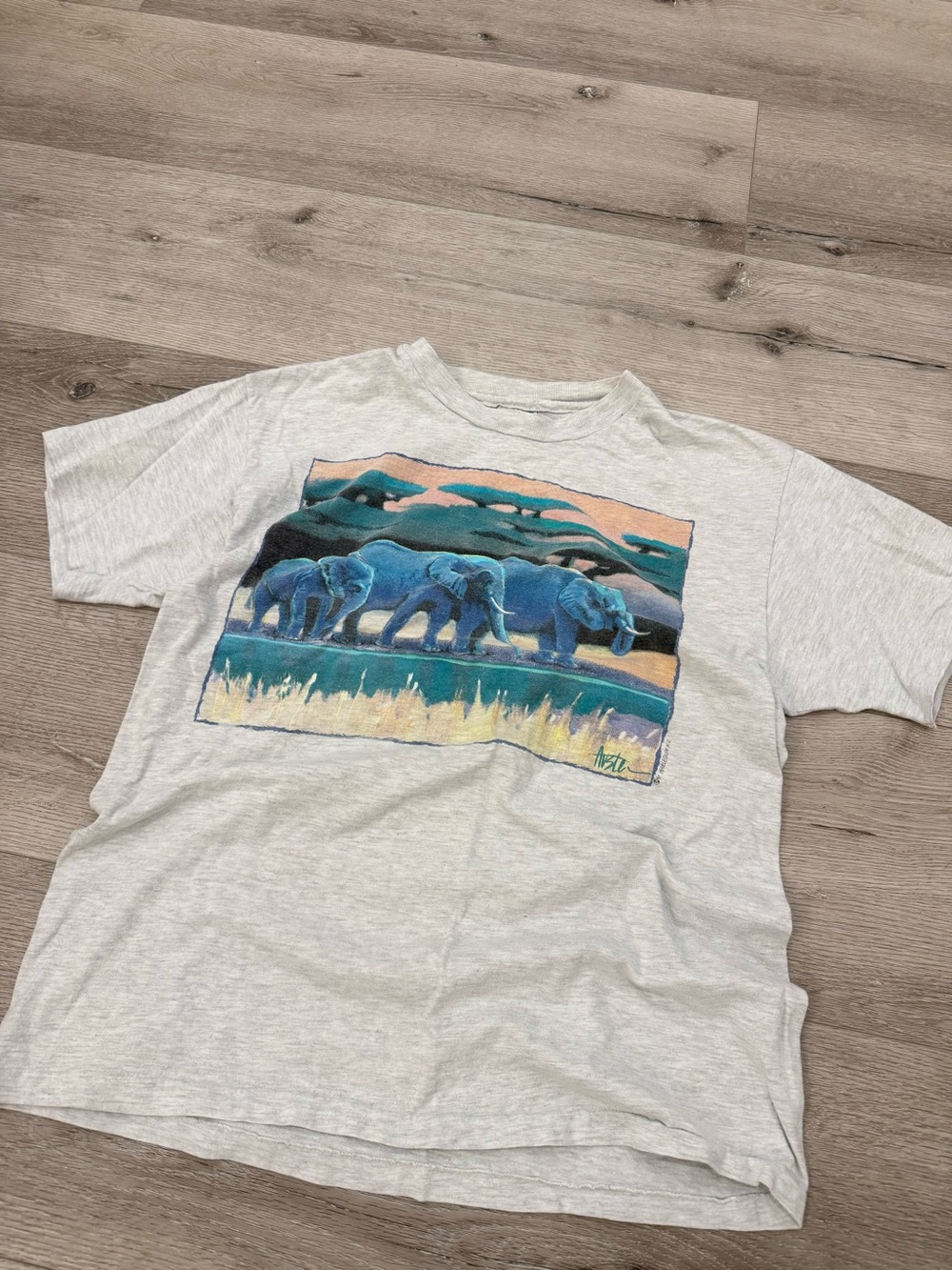 Elephant Graphic T-Shirt Men's White Short Sleeve 90s Vintage